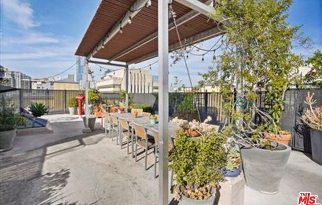 1 bed, 1 bath, 1,200 sqft, $3,300, Unit 806