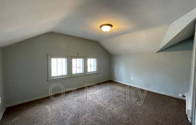 1263 CRESTWOOD DR