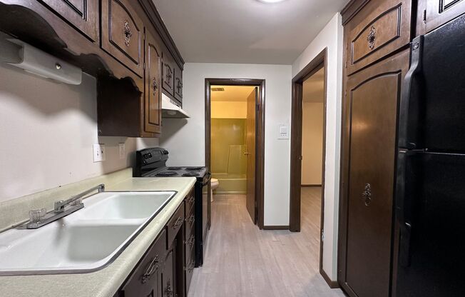 1 bed, 1 bath, 500 sqft, $795, Unit Apt. 8