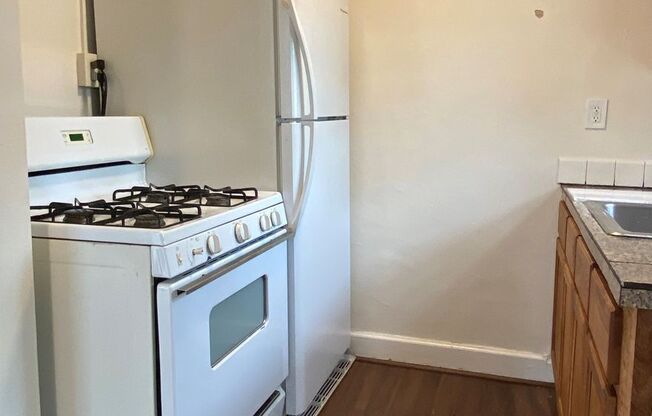 Studio, 1 bath, 200 sqft, $1,025, Unit 930-8