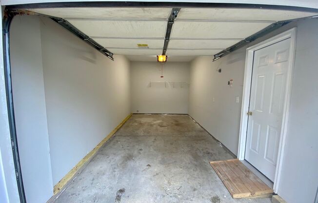Very Nice 3 bed/2.5 bath Townhouse in Harrisburg Town Center community Garage/1st floor master/gas fireplace/back porch