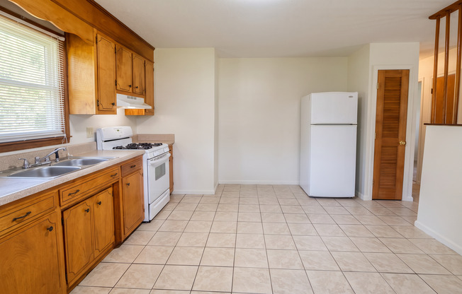 2 beds, 1 bath, 855 sqft, $1,250, Unit 7A