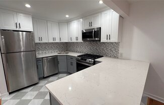 2 beds, 1 bath, $2,850, Unit 1