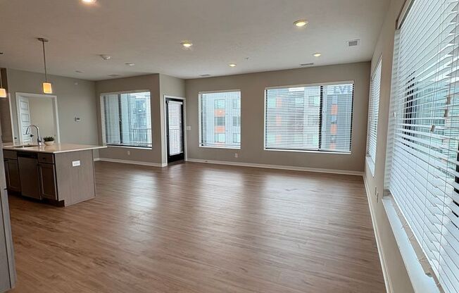 2 beds, 2 baths, 1,296 sqft, $1,979, Unit 401