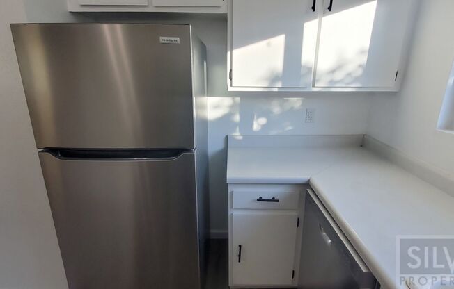 Three Bedroom Home In Santa Maria! Month to Month Tenancy