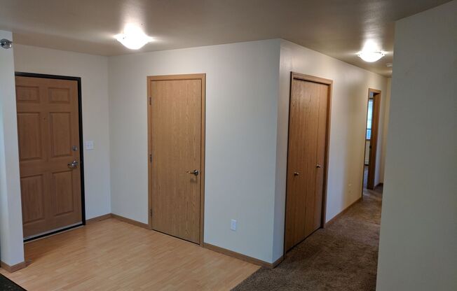 3 beds, 2 baths, 1,238 sqft, $1,410, Unit 615-301