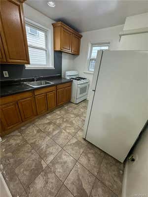 4 beds, 1 bath, 991 sqft, $3,800, Unit 2FL