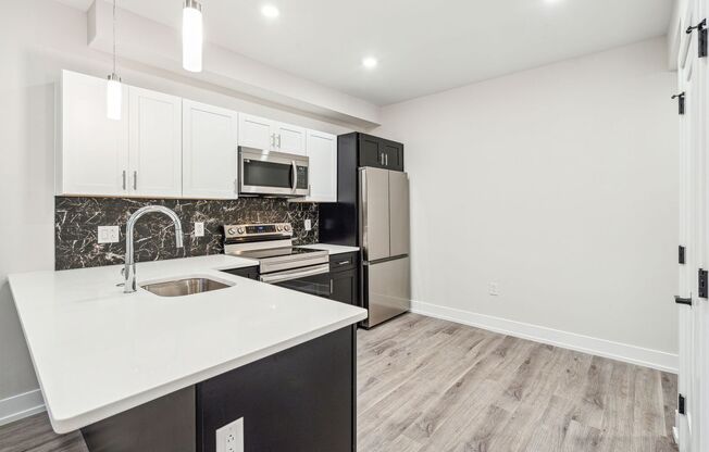 1 bed, 1 bath, 585 sqft, $1,315, Unit A01