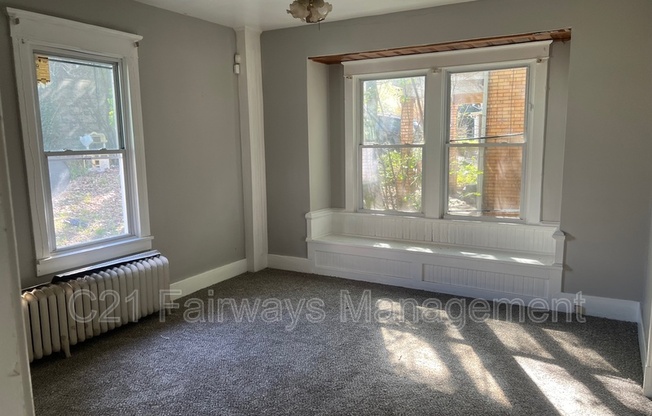 426 MITCHELL AVE