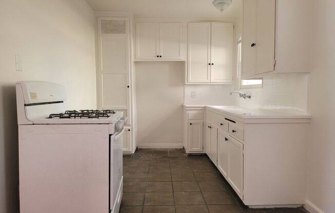 1 bed, 1 bath, $1,695, Unit 14240