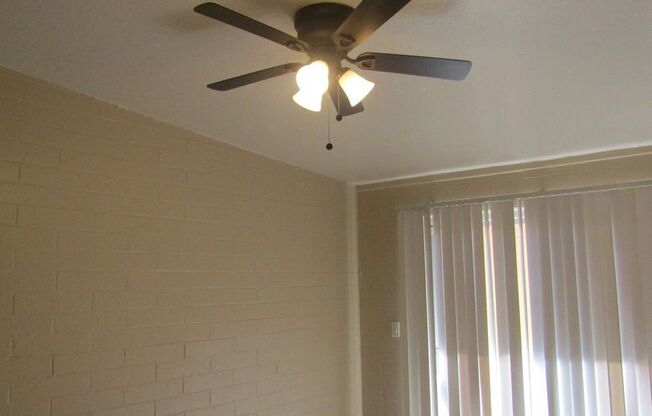 2 beds, 1 bath, 930 sqft, $925, Unit #1