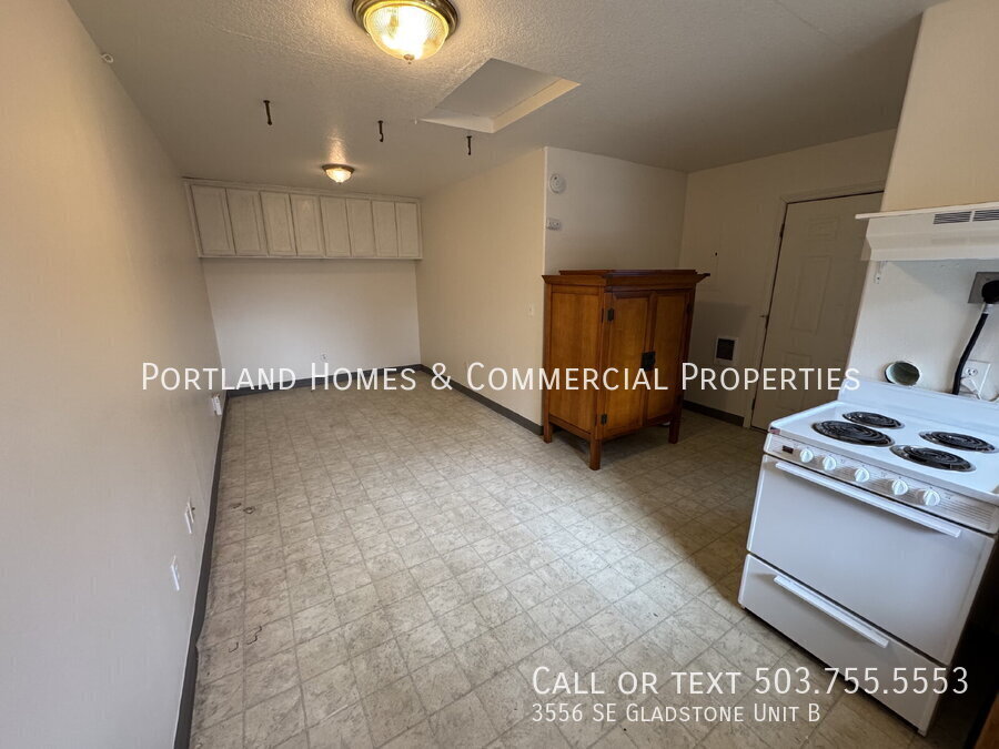 3556 SE GLADSTONE