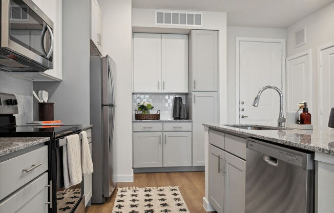 1 bed, 1 bath, 698 sqft, $1,505