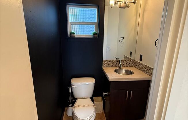 Modern Townhome Just One Block from Green Lake – 3 Bed, 2.25 Bath + Garage!