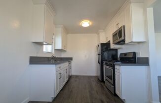 2 beds, 1 bath, 959 sqft, $3,000, Unit 2036 1/2