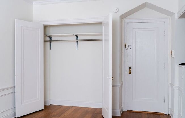 Studio, 1 bath, 245 sqft, $1,100, Unit 4545-307