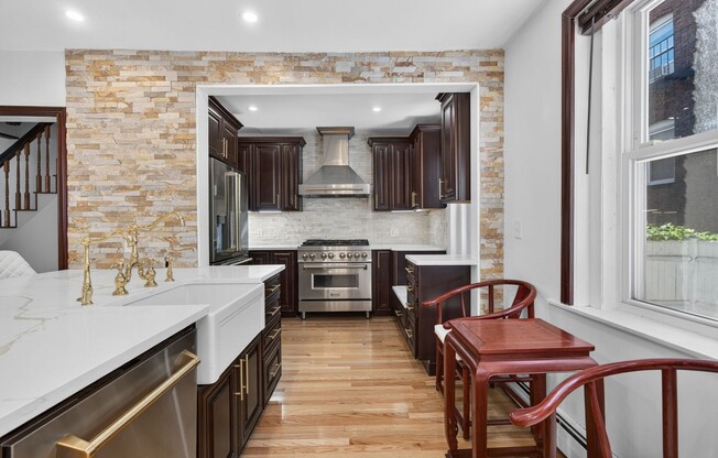 6 beds, 3 baths, 3,290 sqft, $6,500, Unit 0