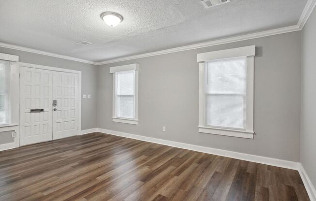 3BR/2BA Downtown House Walking Distance to Forsyth Park and Daffin Park