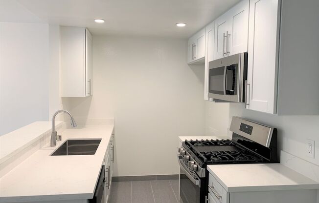 1 bed, 1 bath, 700 sqft, $1,995, Unit 110