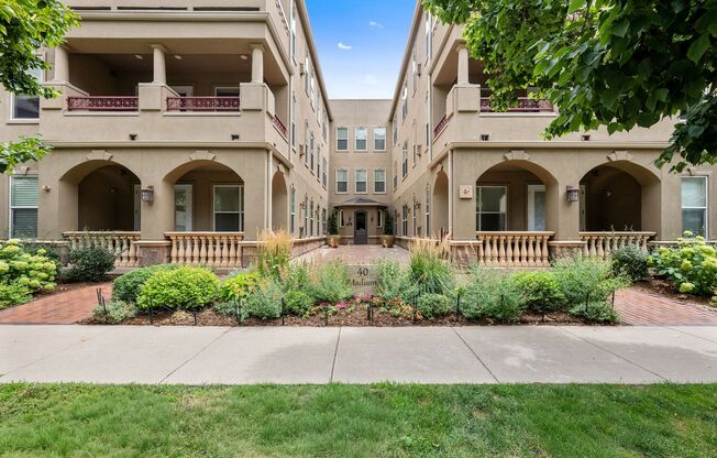 Gorgeous top-level condo in Cherry Creek!