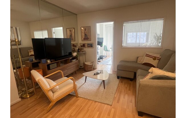 1 bed, 1 bath, 500 sqft, $3,900, Unit 17E
