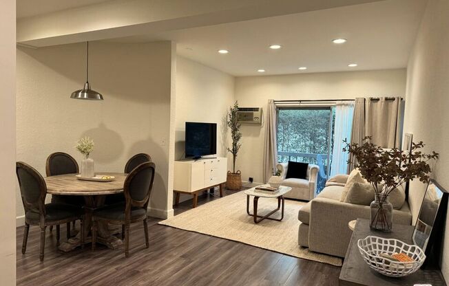 1 bed, 1 bath, 693 sqft, $3,000, Unit 228