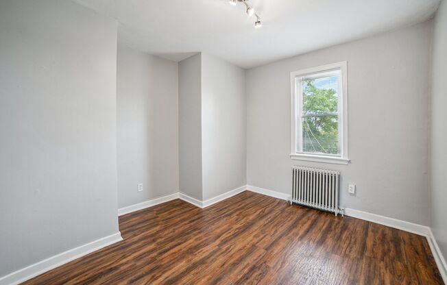 2 beds, 1 bath, 775 sqft, $1,060, Unit 643 Southcrest Court #3