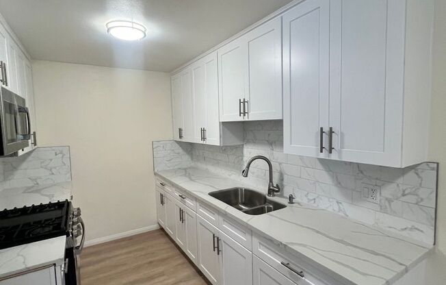 1 bed, 1 bath, $2,095, Unit 215 Wolff Street