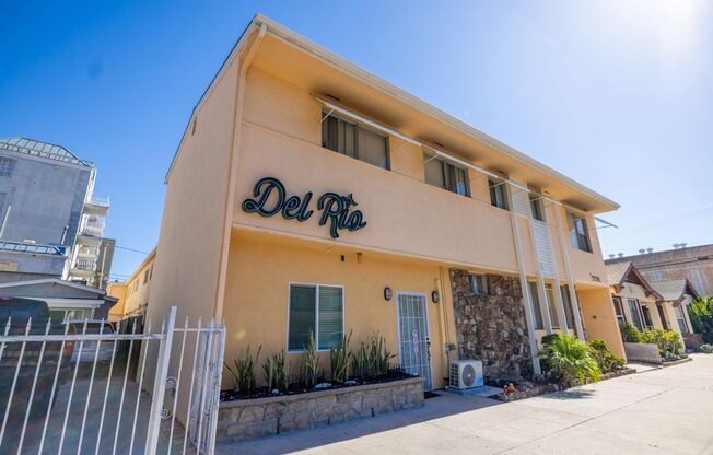 Del Rio Apartments