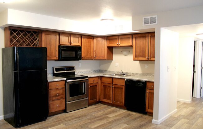 2 beds, 1 bath, 900 sqft, $975, Unit 907 West Crestwood Drive Apt 104