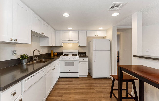 Villas at Desert Pointe Apartments