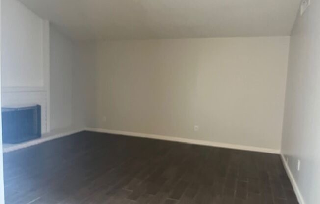 2 beds, 2 baths, $1,750, Unit 817-36