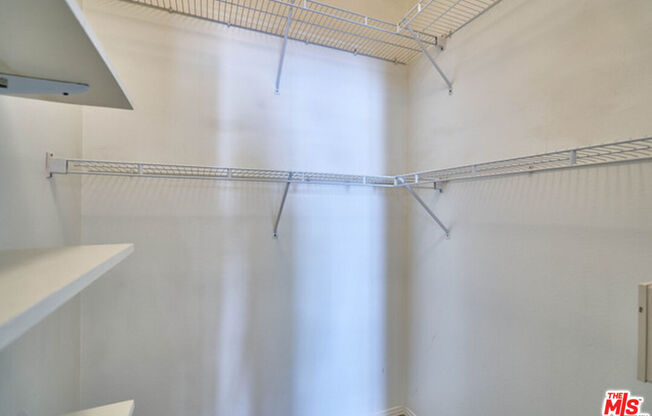 1 bed, 1 bath, 874 sqft, $2,600, Unit 333