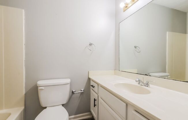 1 bed, 1 bath, 560 sqft, $795, Unit G48