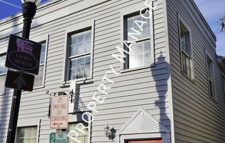 513 MAIN ST