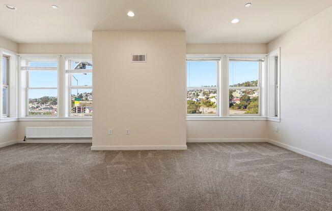 2 beds, 1.5 baths, 901 sqft, $3,695, Unit 14