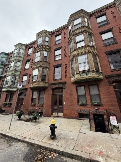 2 beds, 1 bath, 700 sqft, $3,150, Unit 2