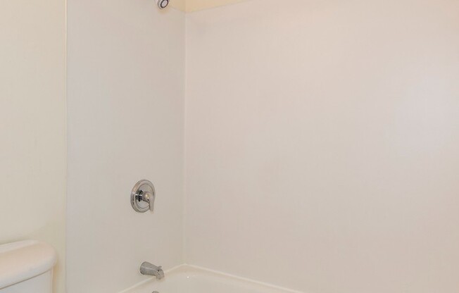 1 bed, 1 bath, 630 sqft, $1,845, Unit R-407