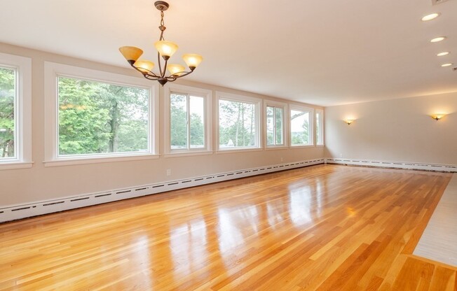 40 LANTERN RD