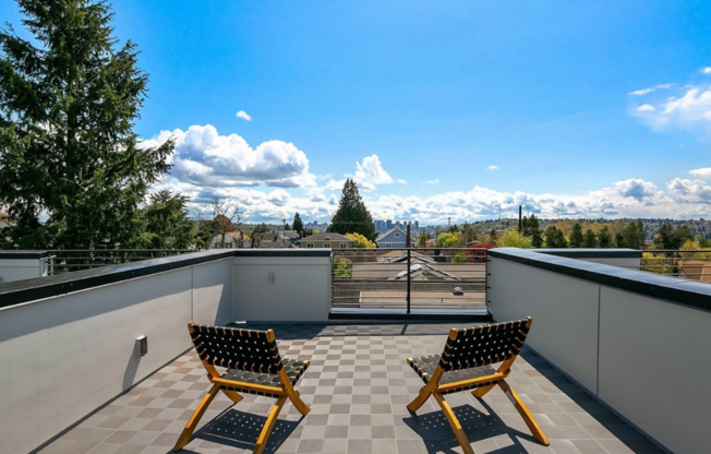 Enjoy Stunning City Views from This 2-Bedroom Seattle Gem with Sun Deck!