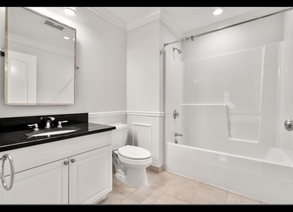 Studio, 1 bath, 436 sqft, $2,700, Unit 309