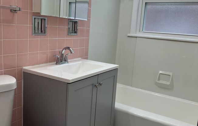 1710-16 Touhy LLC