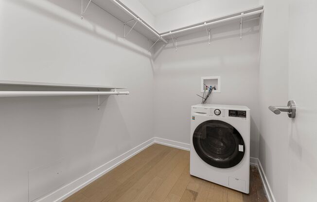 Studio, 1 bath, 225 sqft, $1,350, Unit 212