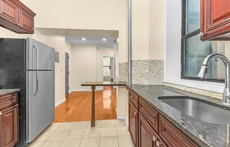 3 beds, 1 bath, $3,100, Unit 3