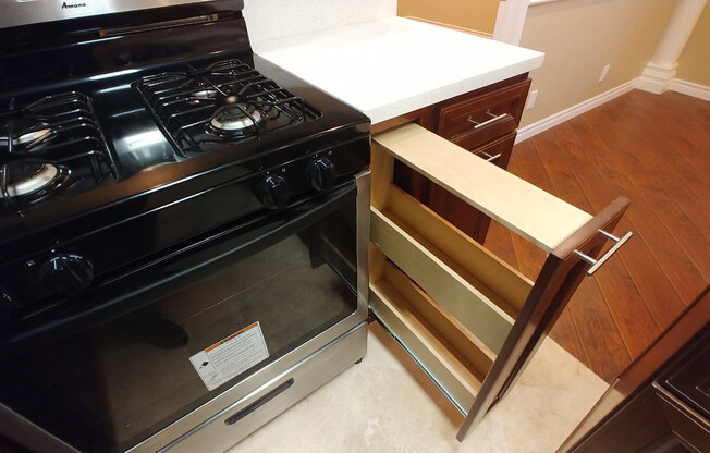 2 beds, 2 baths, 910 sqft, $2,895, Unit 406