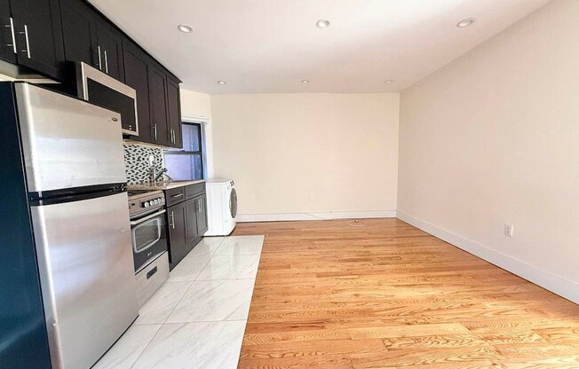 24 ROGERS AVE