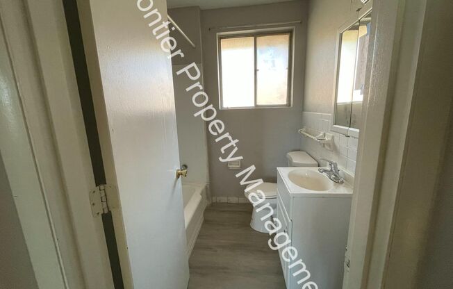 2 beds, 1.5 baths, 830 sqft, $1,275, Unit 9622 Muriel Ave