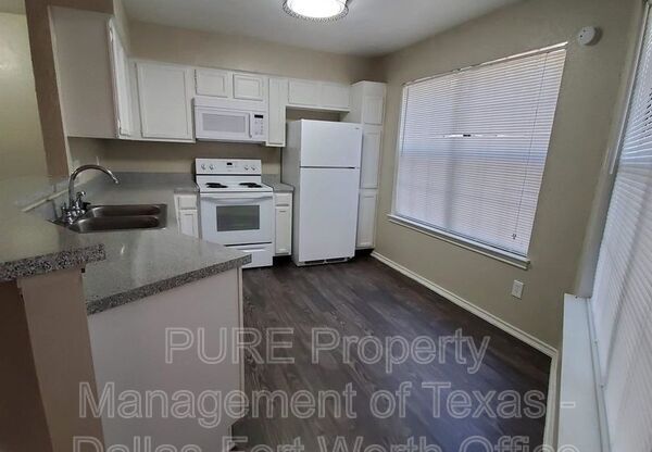 802 102 CASTLEGLEN DR