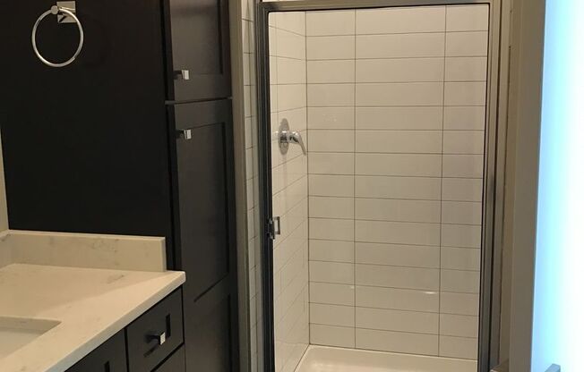 3 beds, 2 baths, 2,040 sqft, $3,995, Unit 603