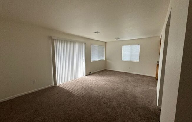 2 beds, 1 bath, $1,900, Unit A